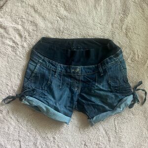 H&M mama denim shorts size medium